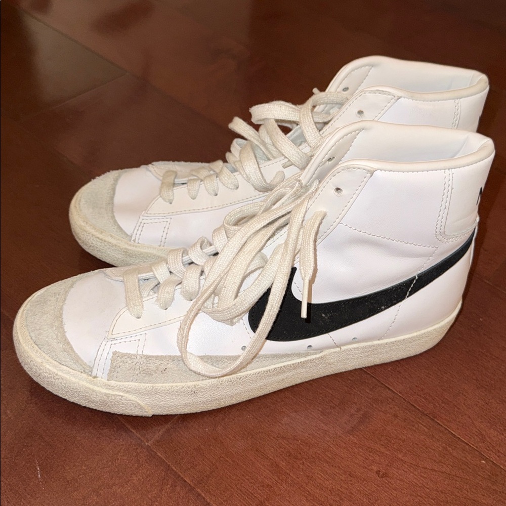 Nike Blazer High Tops - Picture 3 of 5
